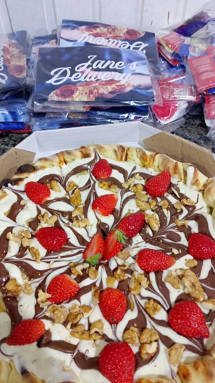 Pizza doce de morango com Nutella